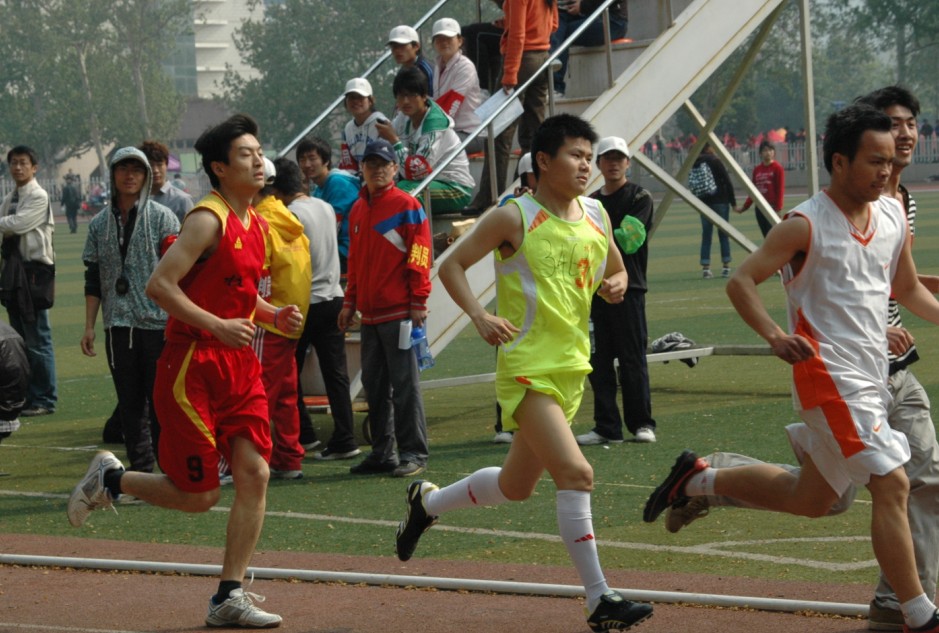 ����800��